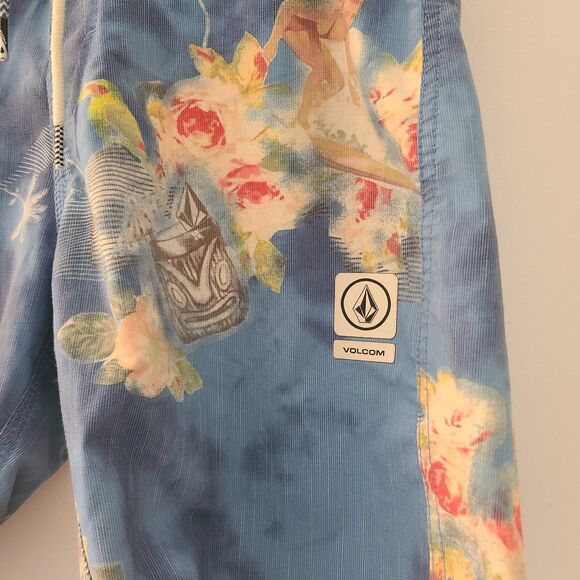 Volcom Slingers Boardshorts 9" Tiki Surfing Theme Stretch sz 28 Shorts Y2k - Picture 2 of 4